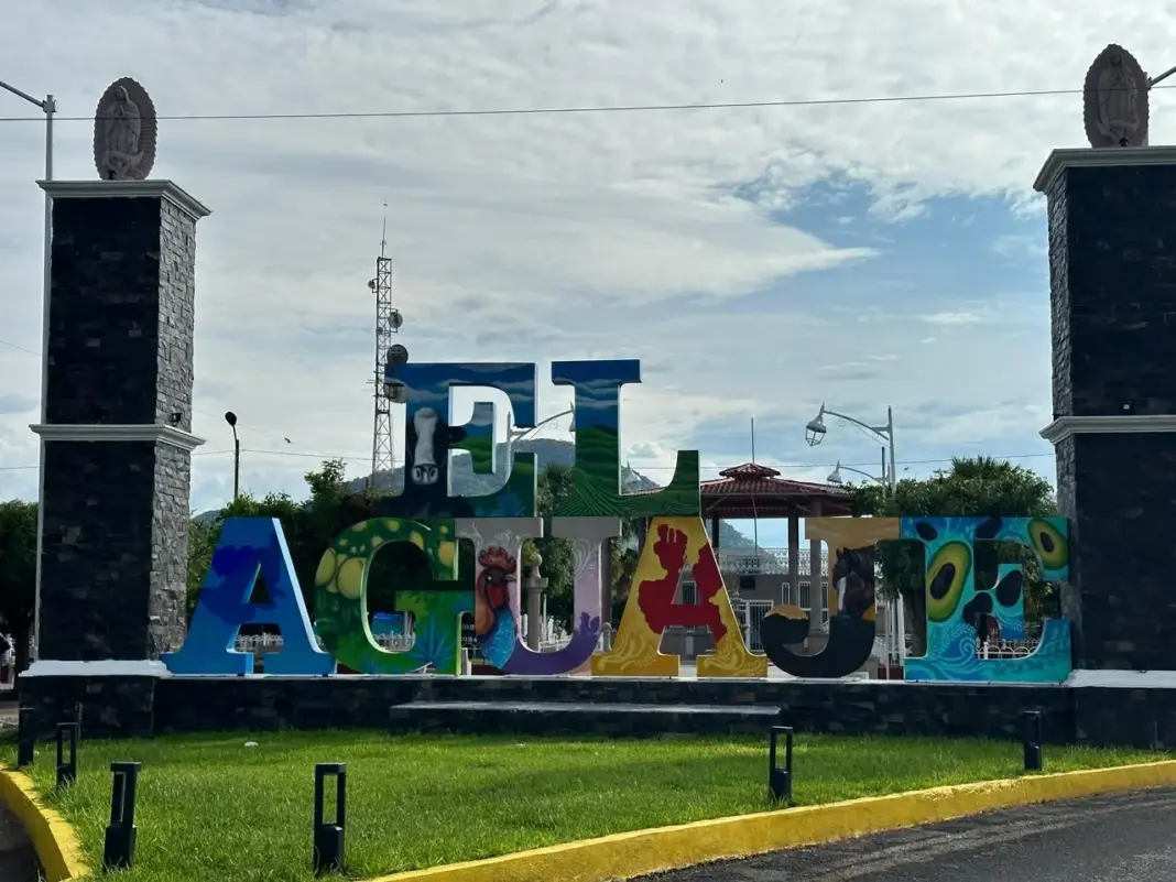 Letras turísticas de El Aguaje muestran gallo y mapa de Jalisco, ¿qué significan? Letras turísticas de El Aguaje muestran gallo y mapa de Jalisco, ¿qué significan?