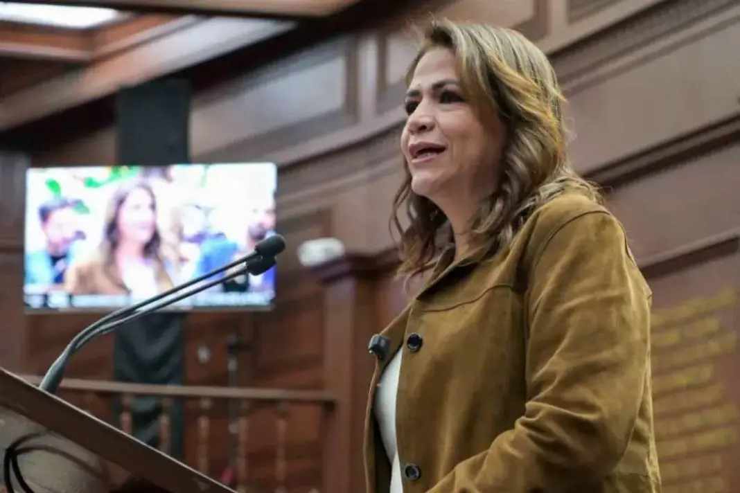 Fabiola Alanís propone reformar delito de cohabitación forzada en Michoacán Fabiola Alanís propone reformar delito de cohabitación forzada en Michoacán