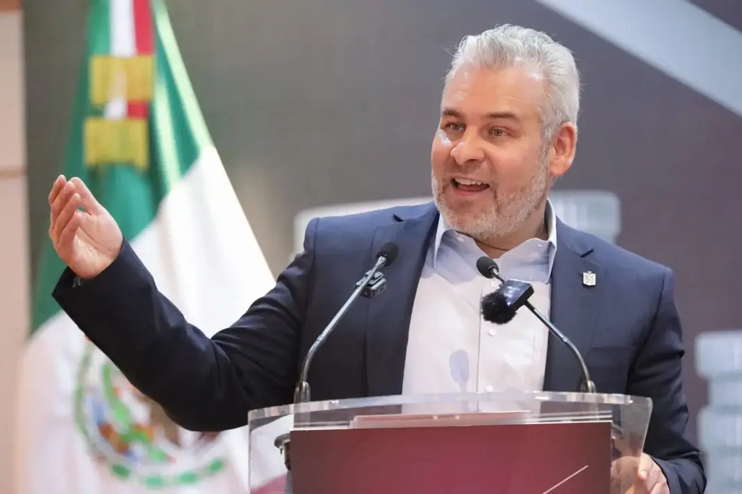 Gobernador de Michoacán propone juzgar a menores como adultos tras asesinato de maestras Gobernador de Michoacán propone juzgar a menores como adultos tras asesinato de maestras