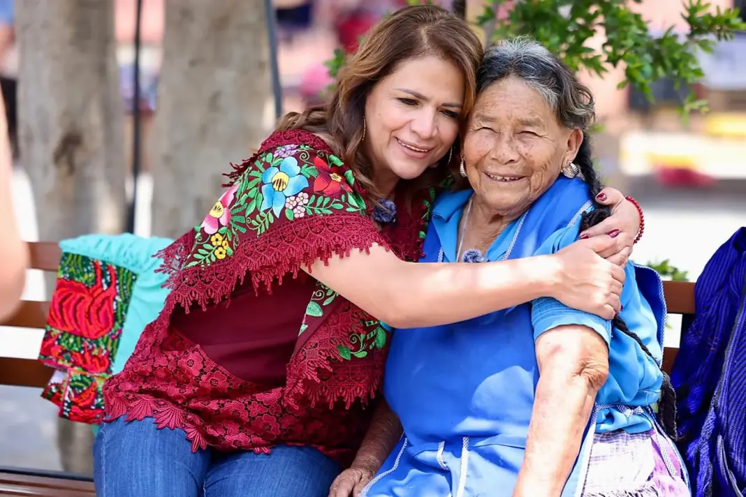 Fabiola Alanís destaca la K’uínchekua y reconoce a los pueblos originarios de Michoacán Fabiola Alanís destaca la K’uínchekua y reconoce a los pueblos originarios de Michoacán