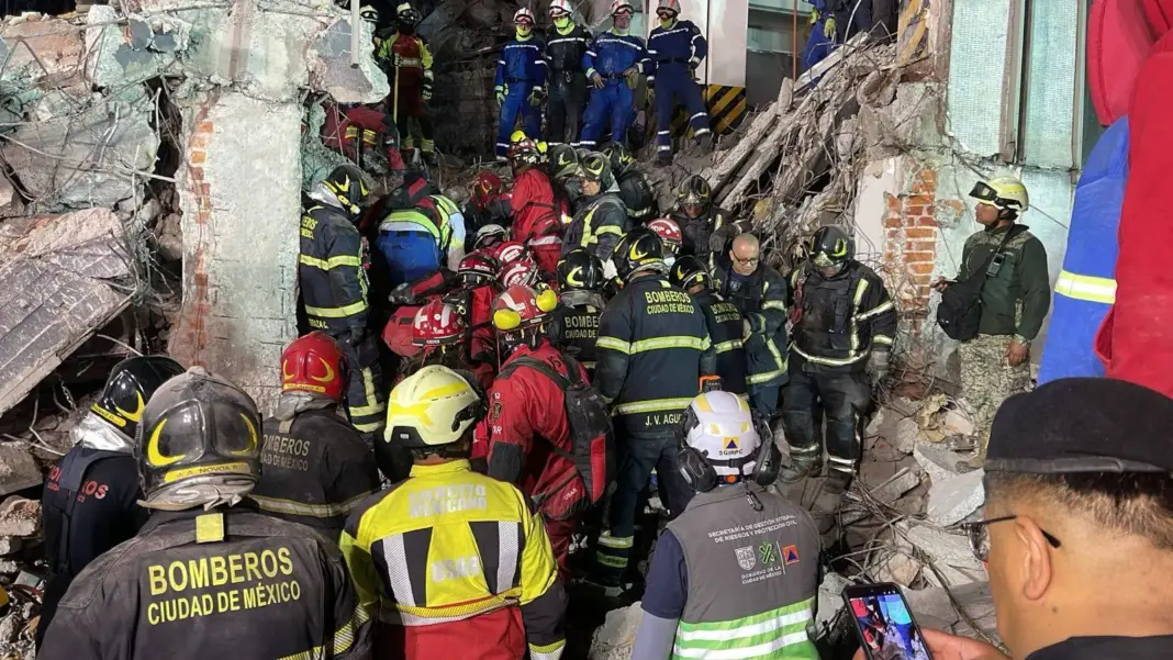Mueren tres trabajadores en derrumbe de San Antonio Abad; rescatan sin vida al último atrapado Mueren tres trabajadores en derrumbe de San Antonio Abad; rescatan sin vida al último atrapado