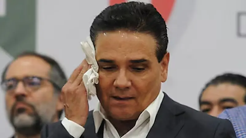 Desmienten captura de Silvano Aureoles tras versiones difundidas en medios Desmienten captura de Silvano Aureoles tras versiones difundidas en medios