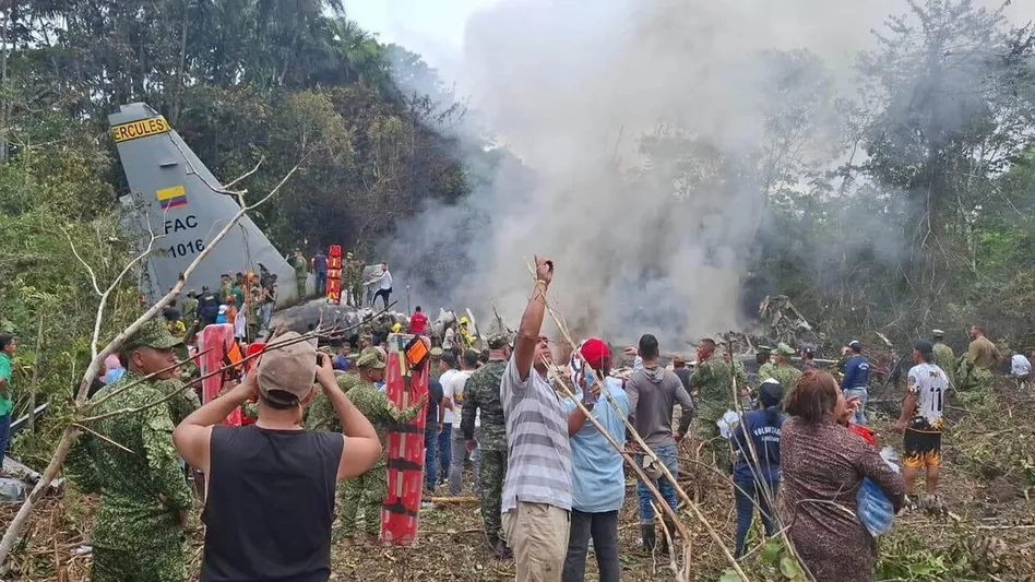 Tragedia aérea en Colombia: mueren 66 militares tras caída de avión Hércules C-130 Tragedia aérea en Colombia: mueren 66 militares tras caída de avión Hércules C-130