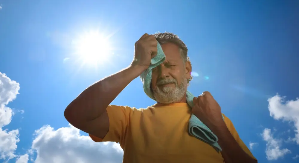 Golpe de calor: qué hacer y qué nunca debes hacer en una emergencia Golpe de calor: qué hacer y qué nunca debes hacer en una emergencia