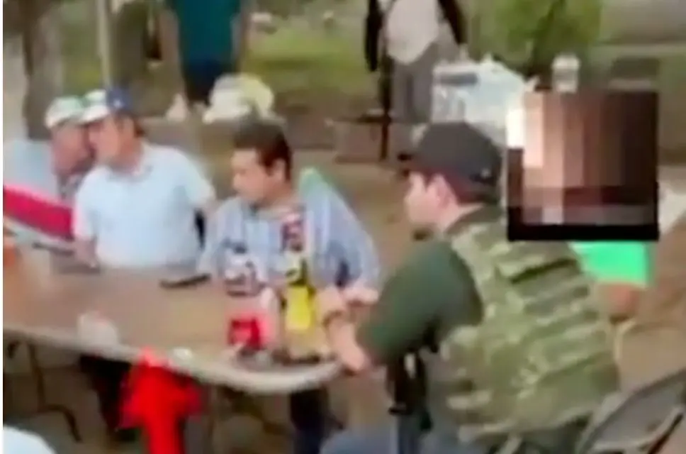 FGR investiga video de alcaldes de Morelos reunidos con presunto líder del Cártel de Sinaloa FGR investiga video de alcaldes de Morelos reunidos con presunto líder del Cártel de Sinaloa